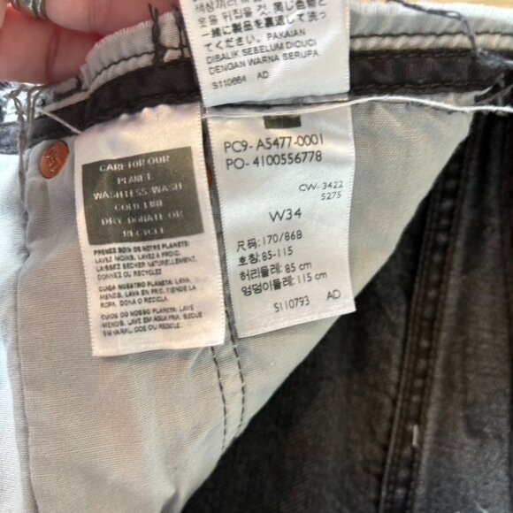 Levi’s high rise faded black raw hem button fly shorts 34" - Picture 6 of 7